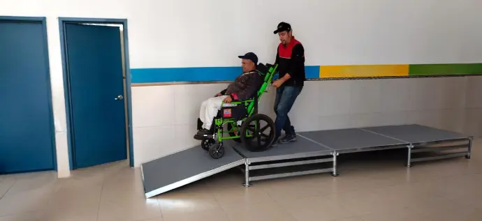 Nuestros entarimados, tienen diferentes posibildades de acuerdo a lo que tu evento requiera. 