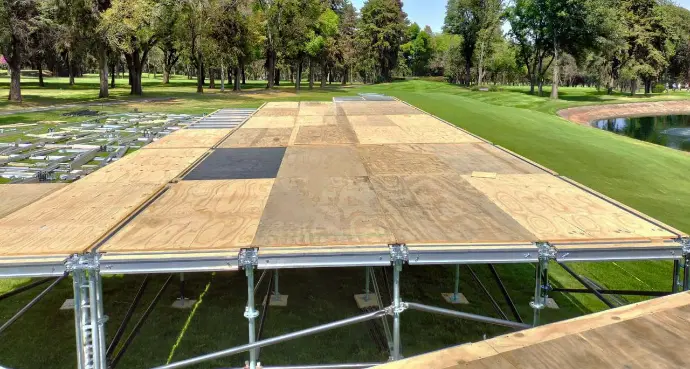 Sistema modular udeck, que permite. tener desniveles o nivelar espacio irregualres