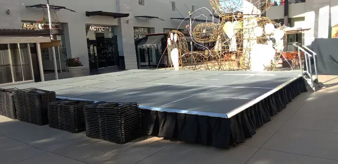 Entarimado para tus eventos, con todo lo necesario para que luzca 