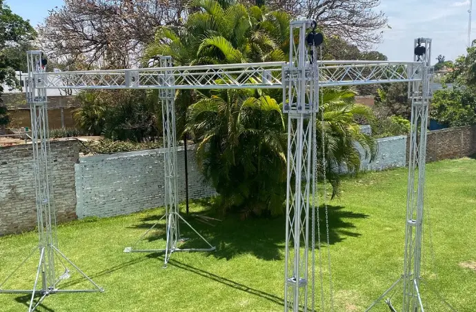 Nos dedicamos en la fabricacion de estructuras en aluminio 