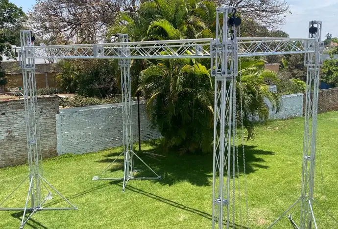 Estructuras de aluminio, fabricadas por topline El mini support de aluminio tiene una ligereza excepcional